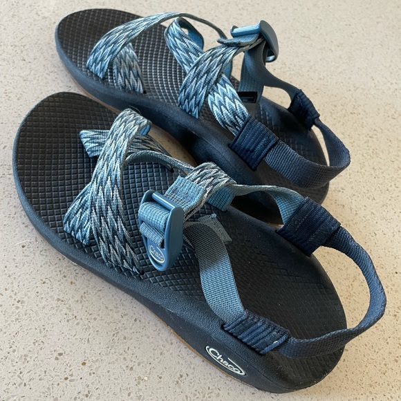 Womens Chaco’s Size 7 Blue Chevron Pattern - Picture 1 of 7